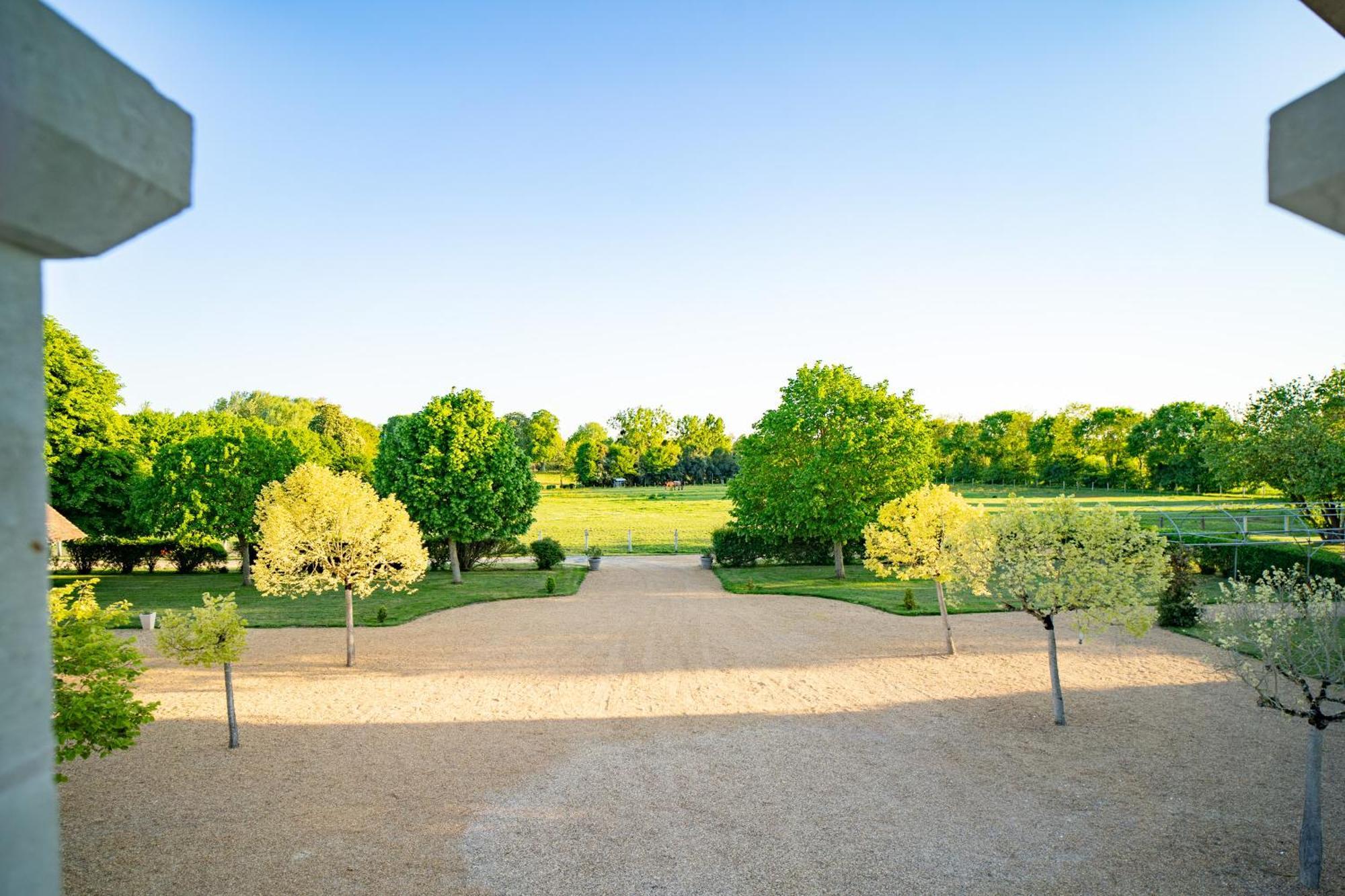 Hotel Haras De La Potardiere Crosmieres ภายนอก รูปภาพ